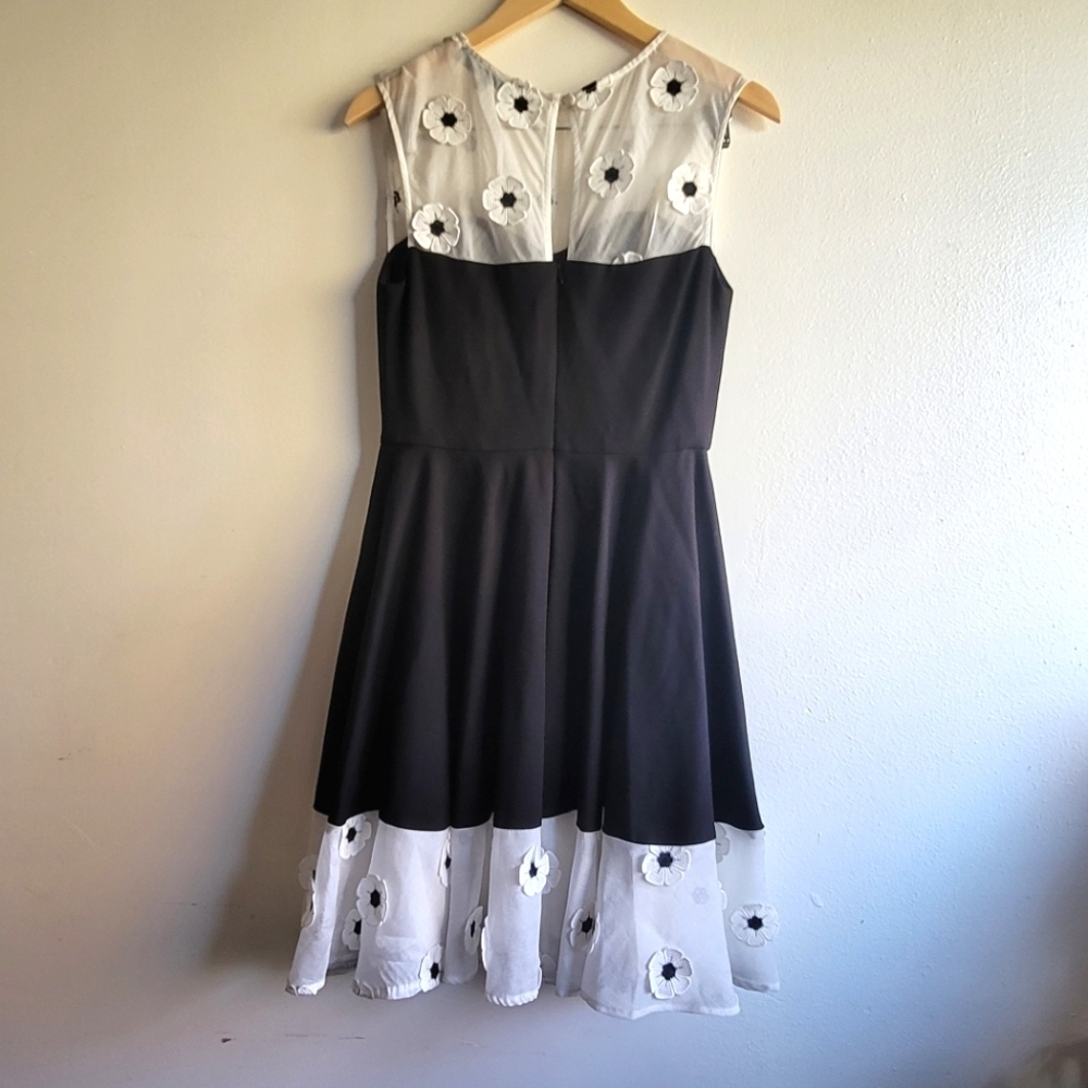 Eva Franco, Sleeveless Oliver Sweetheart Fit & Flare Dress, Black/White,‎ Size 2 - Picture 4 of 9
